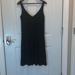 Cabi Knee Length Pull-Over V-Neck Tank Top Dress In Black Size Medium